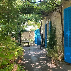  Hébergement de vacances Traditional Provence House