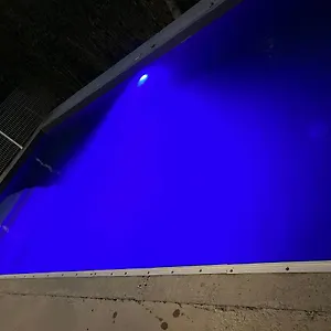 Hébergement de vacances Climatise Avec Piscine Et Jacuzzi